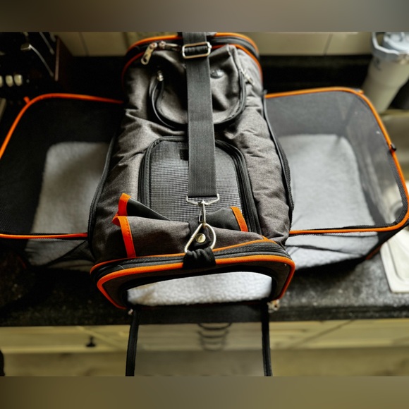 TSA approved pet carrier - Picture 3 of 4